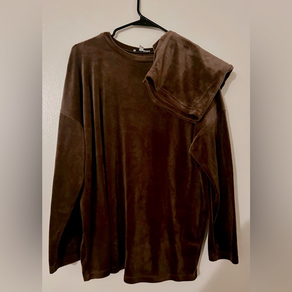 Long Sleeved Velour Biker Short Set - Mocha